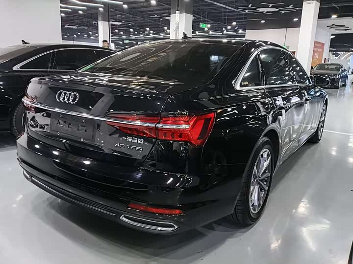 Фото 17 - Audi A6L