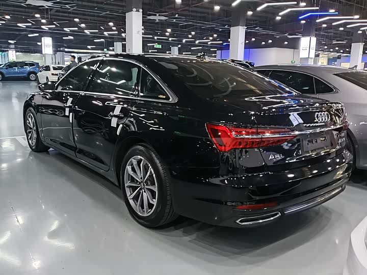 Фото 19 - Audi A6L