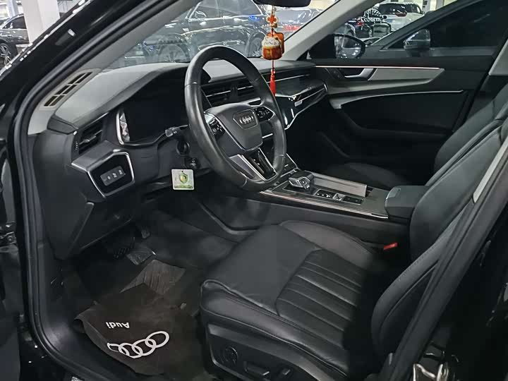 Фото 5 - Audi A6L