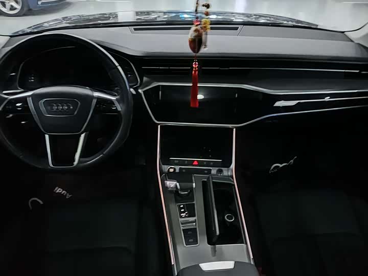 Фото 8 - Audi A6L