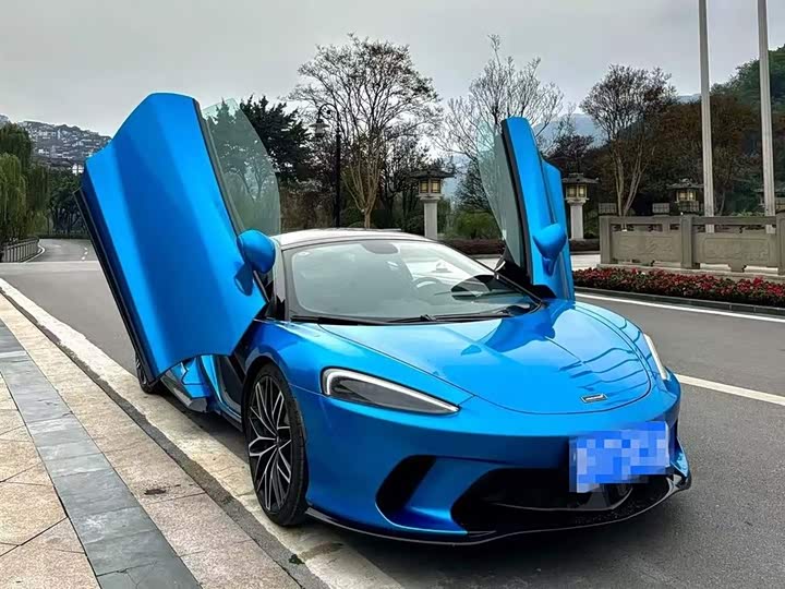 Фото 3 - McLaren GT