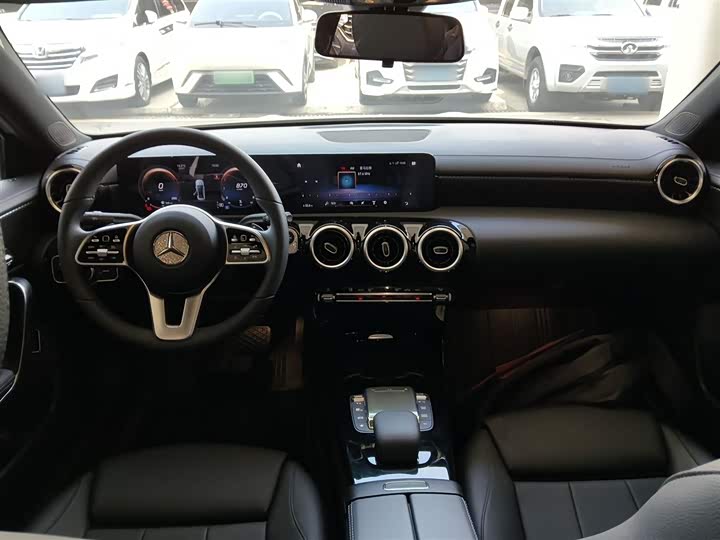 Фото 10 - Mercedes-Benz A-Class