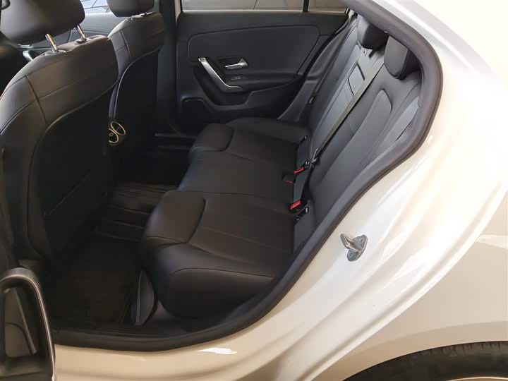 Фото 17 - Mercedes-Benz A-Class