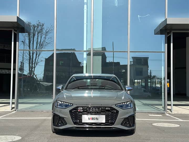 Фото 2 - Audi S4