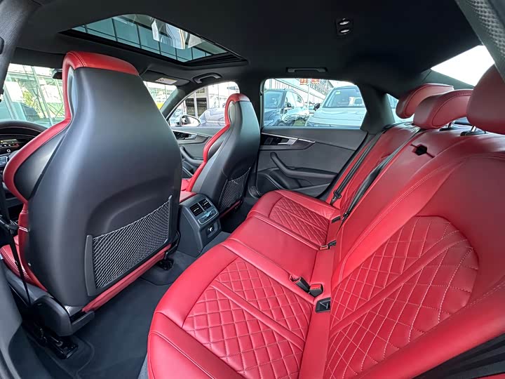 Фото 8 - Audi S4