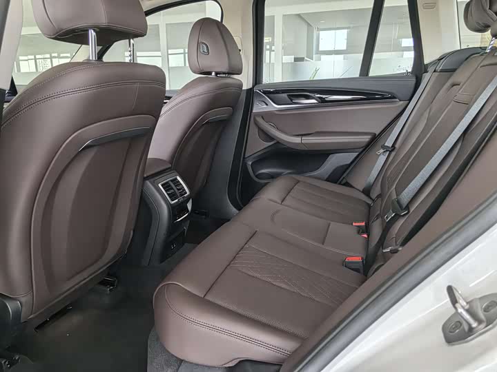 Фото 18 - BMW iX3