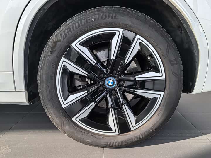Фото 22 - BMW iX3