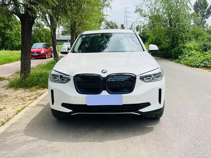 Фото 2 - BMW iX3