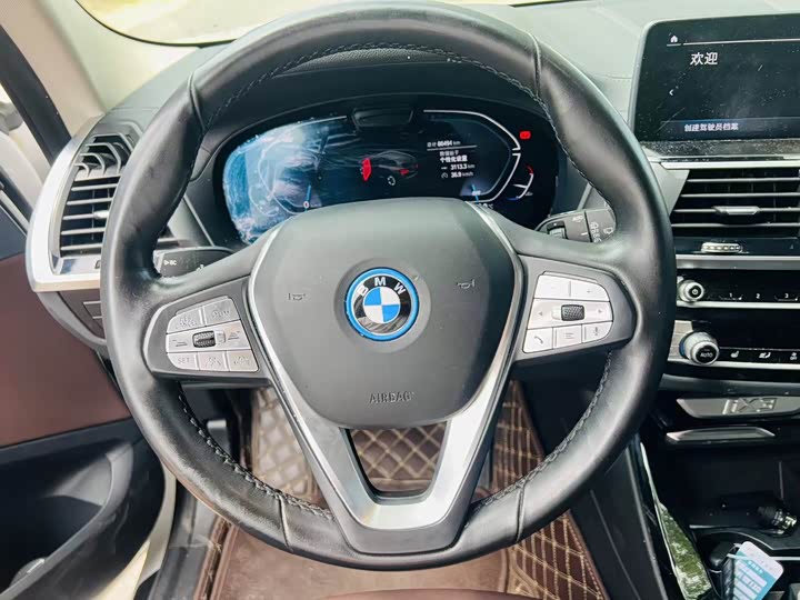 Фото 6 - BMW iX3
