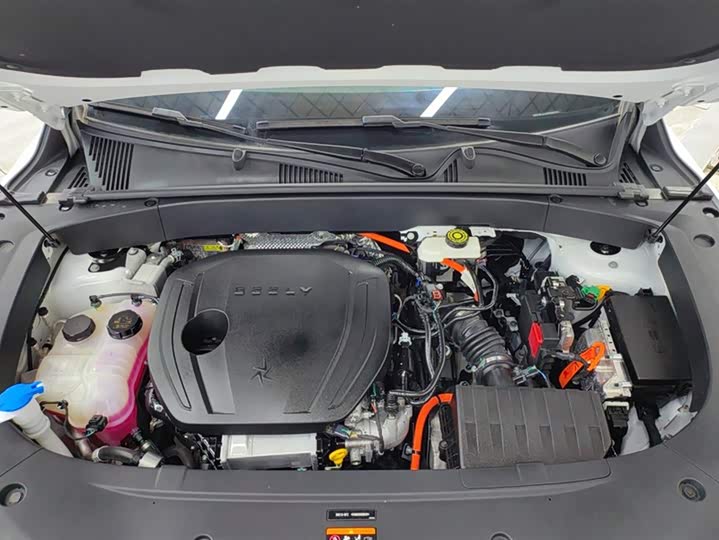 Фото 10 - Geely Galaxy L7