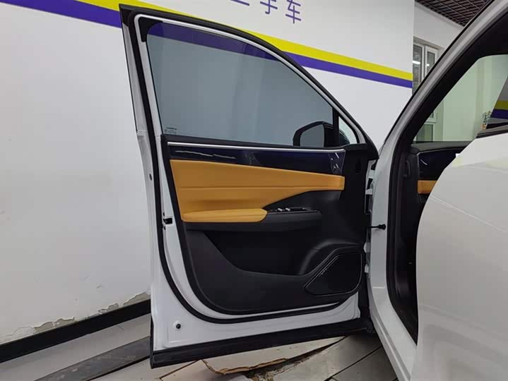 Фото 7 - Geely Galaxy L7