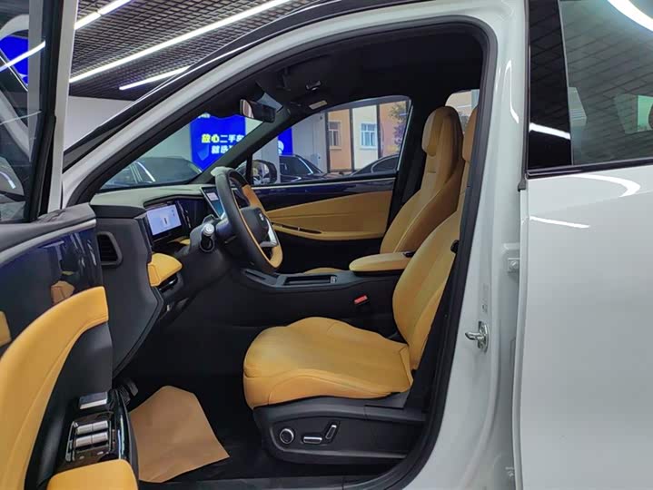 Фото 9 - Geely Galaxy L7