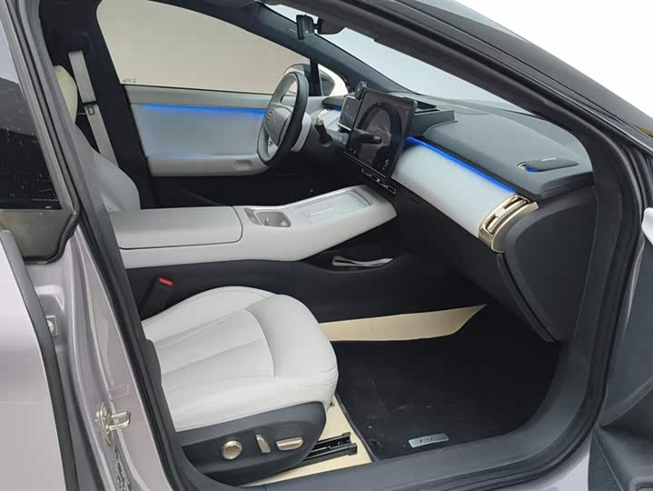 Фото 8 - XPeng F57