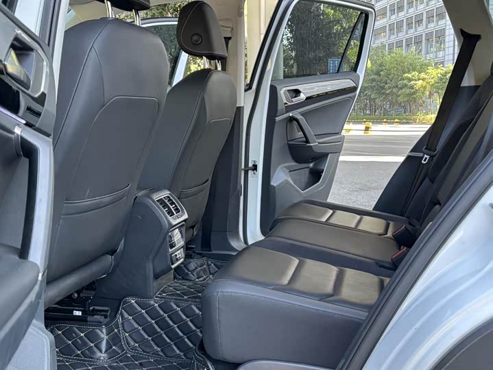 Фото 8 - Volkswagen Tayron