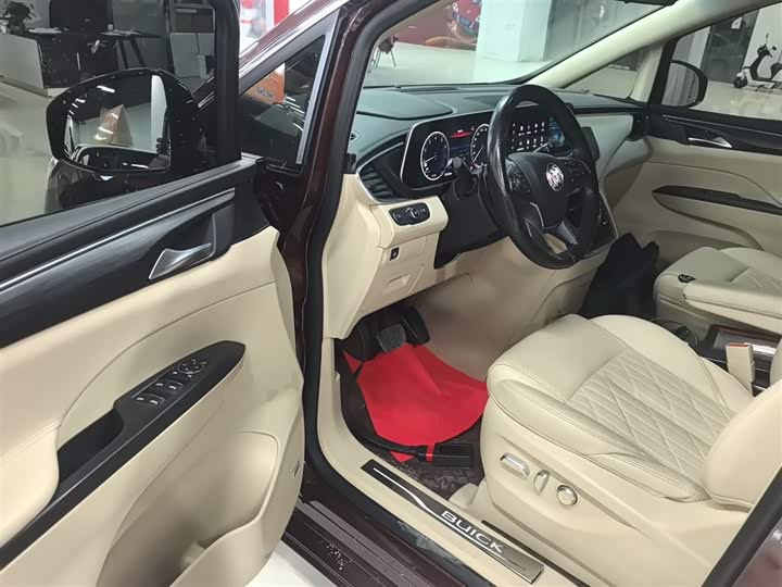 Фото 16 - Buick GL8 ES