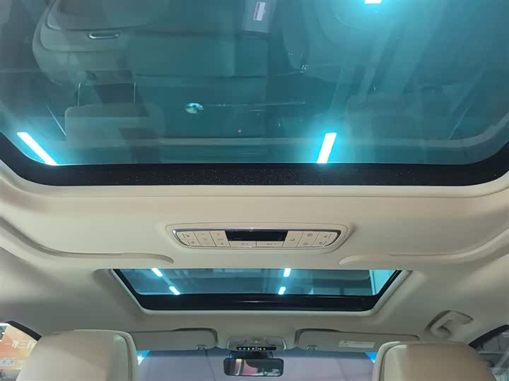 Фото 18 - Buick GL8 ES