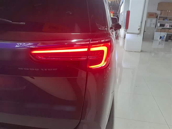 Фото 8 - Buick GL8 ES