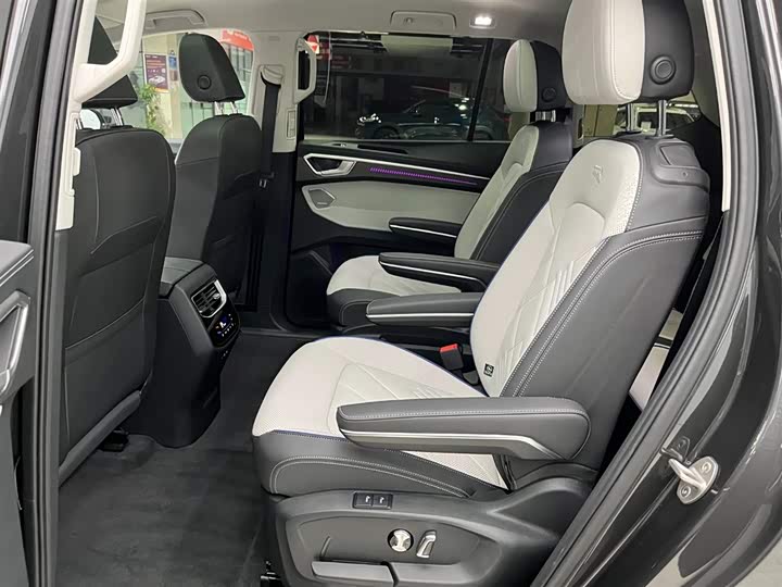 Фото 15 - Volkswagen Talagon