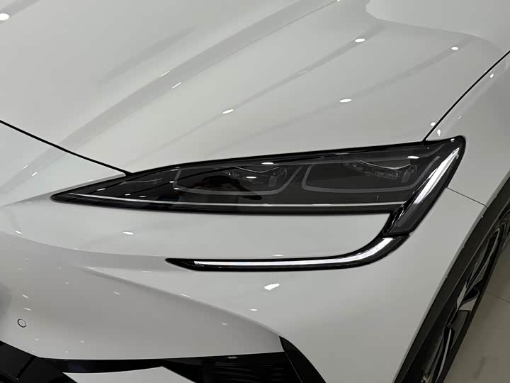 Фото 3 - BYD Sea Lion 07 EV