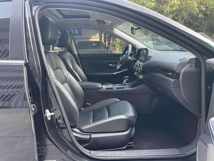 Фото 10 - Nissan Sylphy