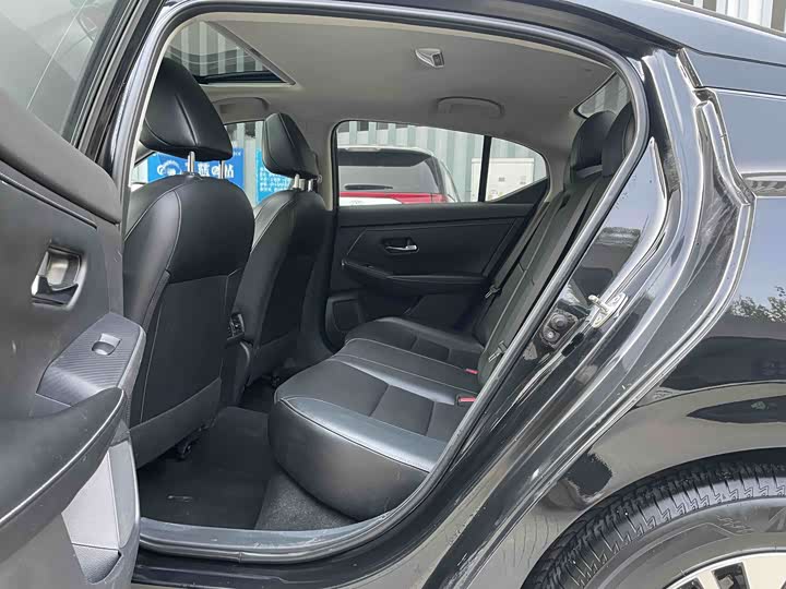 Фото 12 - Nissan Sylphy