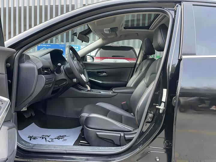 Фото 3 - Nissan Sylphy