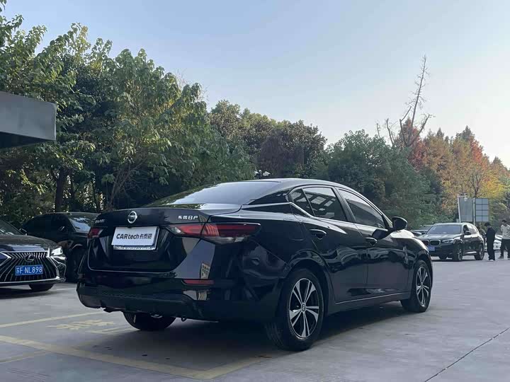 Фото 4 - Nissan Sylphy