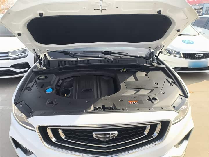 Фото 20 - Geely Atlas