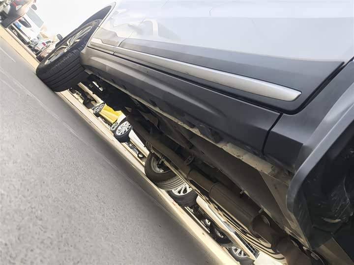 Фото 21 - Geely Atlas