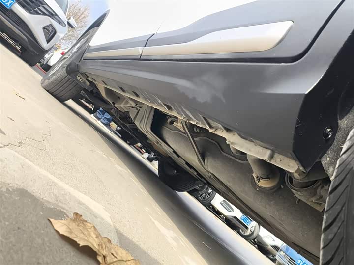 Фото 22 - Geely Atlas