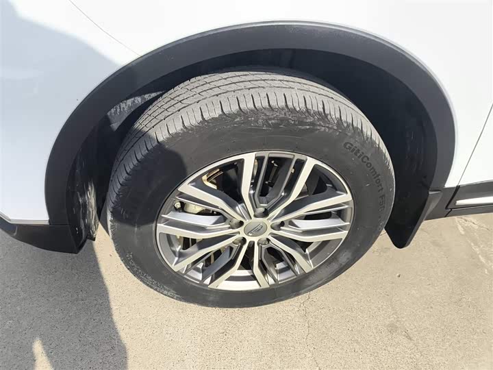 Фото 23 - Geely Atlas