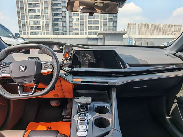 Фото 10 - Changan UNI-V