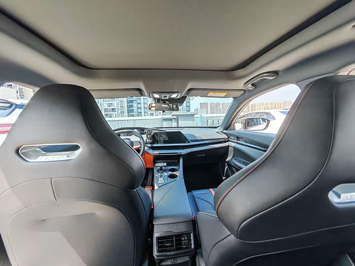 Фото 11 - Changan UNI-V