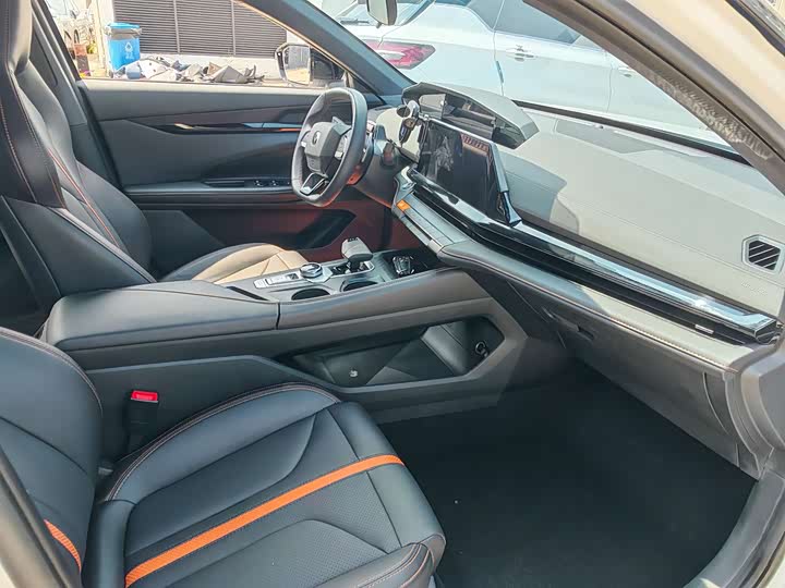 Фото 12 - Changan UNI-V