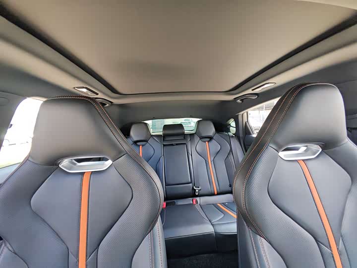 Фото 16 - Changan UNI-V