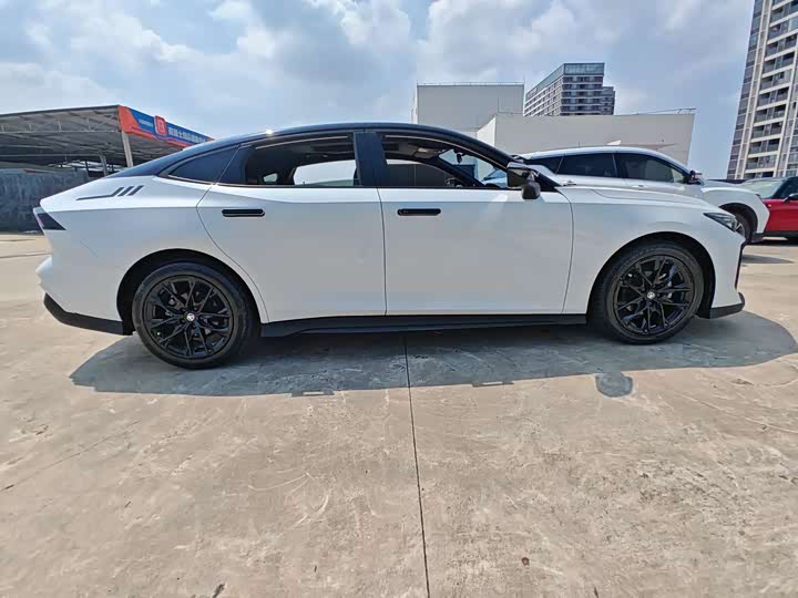 Фото 20 - Changan UNI-V