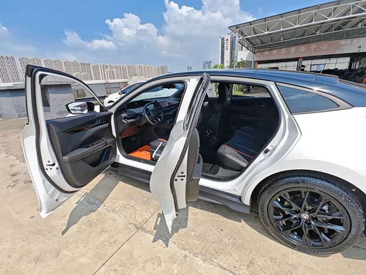 Фото 21 - Changan UNI-V