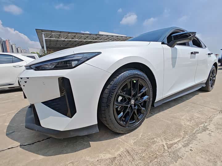 Фото 23 - Changan UNI-V