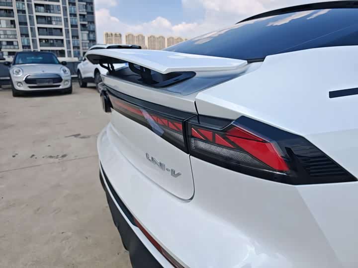 Фото 31 - Changan UNI-V