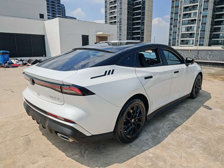 Фото 6 - Changan UNI-V