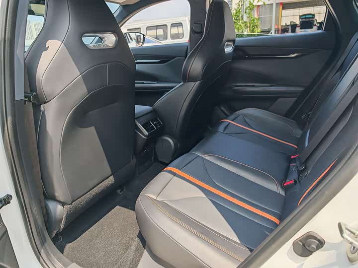 Фото 9 - Changan UNI-V