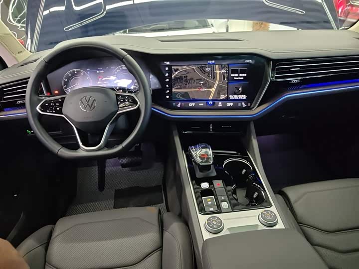 Фото 10 - Volkswagen Touareg