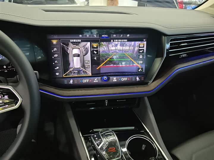 Фото 13 - Volkswagen Touareg