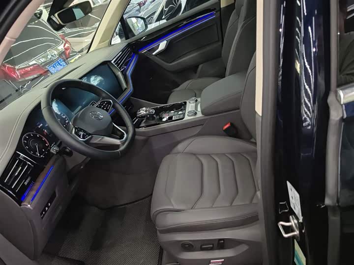 Фото 15 - Volkswagen Touareg