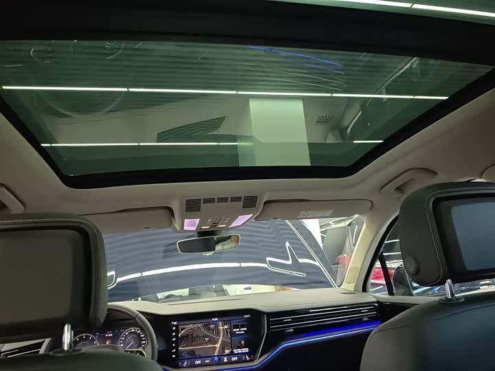 Фото 18 - Volkswagen Touareg