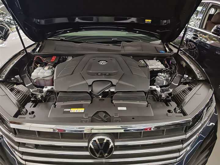 Фото 20 - Volkswagen Touareg