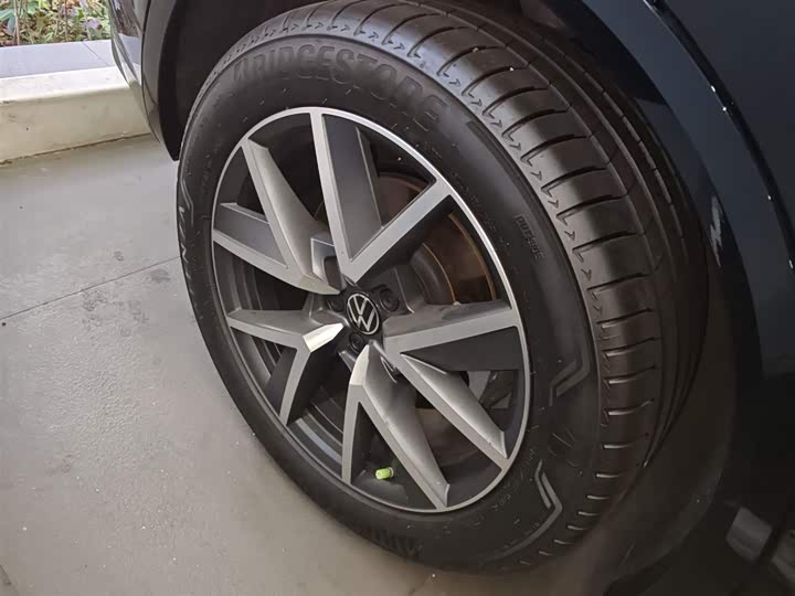 Фото 26 - Volkswagen Touareg