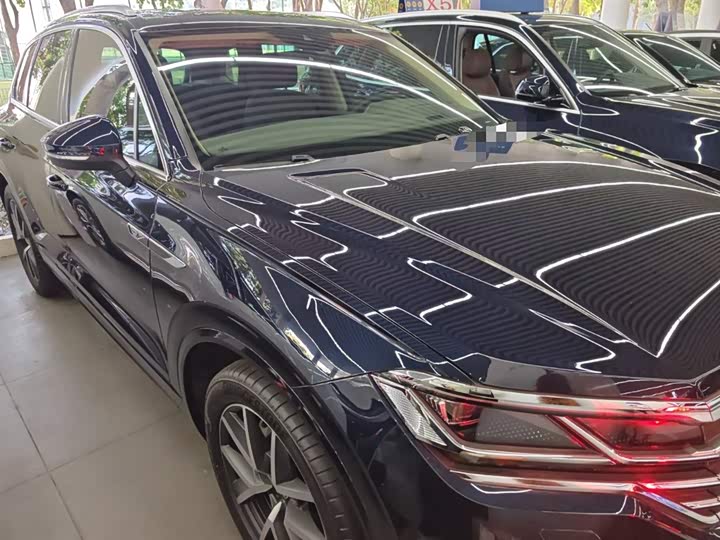 Фото 4 - Volkswagen Touareg