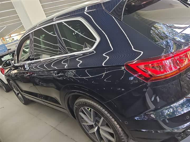 Фото 5 - Volkswagen Touareg