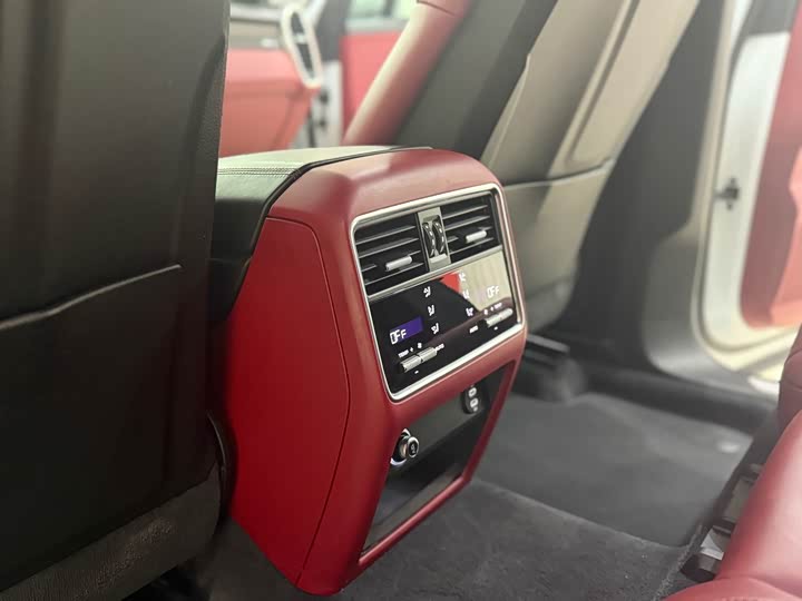 Фото 11 - Porsche Cayenne Hybrid